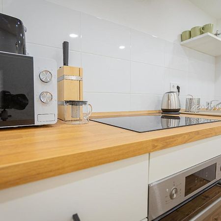 2 Bedroom Apartment In The Dob Street, Emerald Budapest Esterno foto