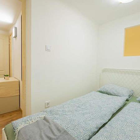 2 Bedroom Apartment In The Dob Street, Emerald Budapest Esterno foto